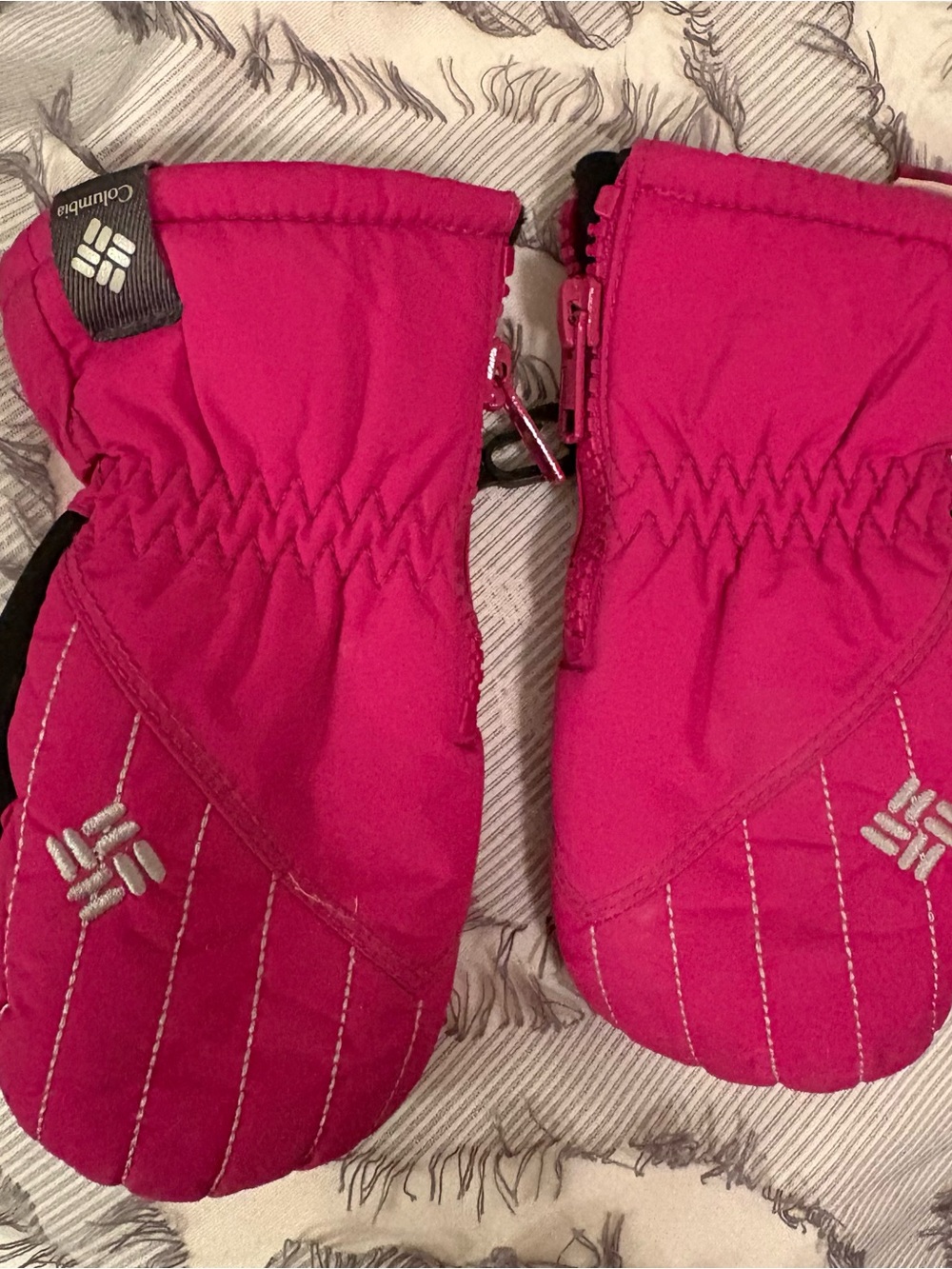 Columbia Kids Bright Pink Insulated Mittens zip up size small